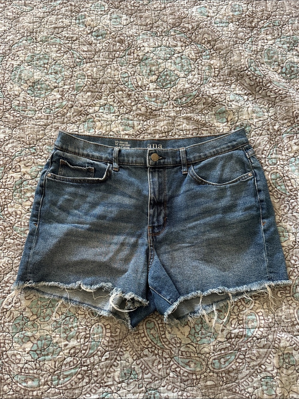 a.n.a high rise denim short 3.5" inseam